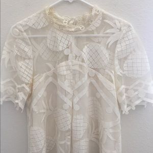 Gorgeous pineapple design Anthro top